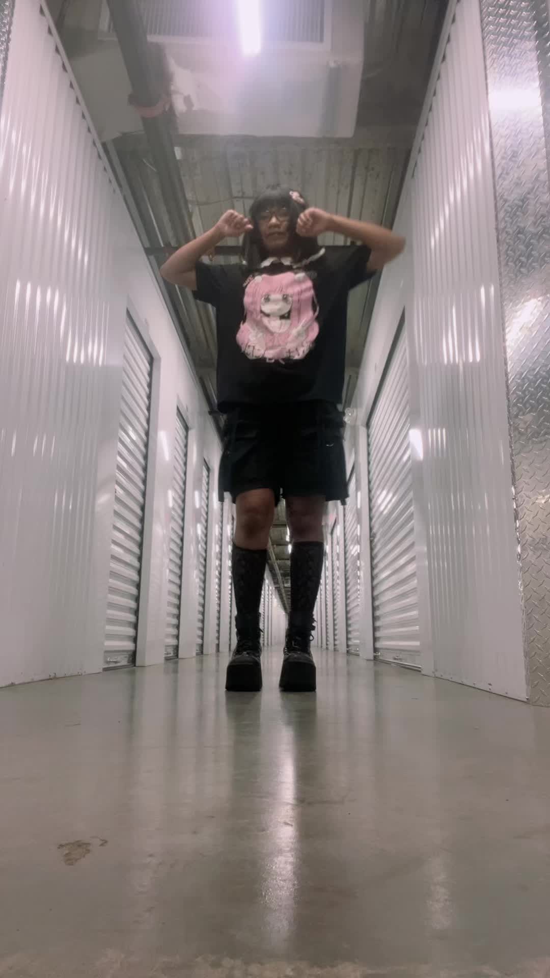 @poisonbeeee_