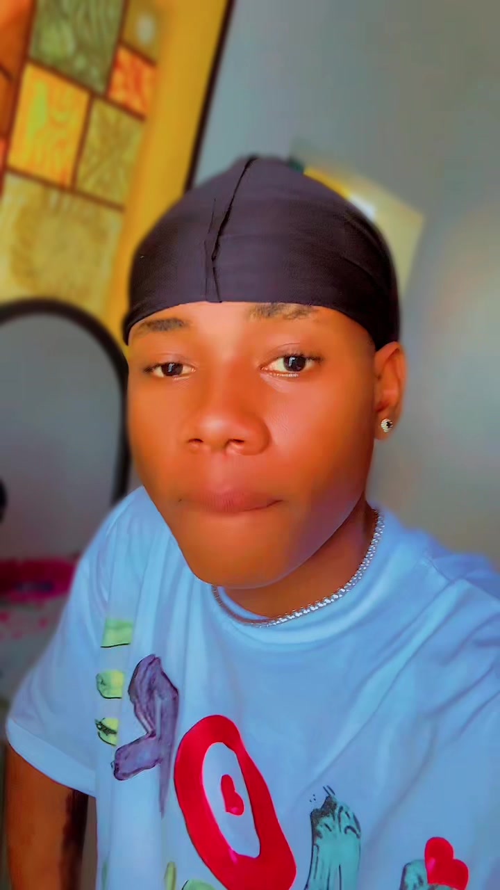 @𝕋𝕣𝕒𝕡 𝕤𝕥𝕒𝕣🇭🇹💔🐐