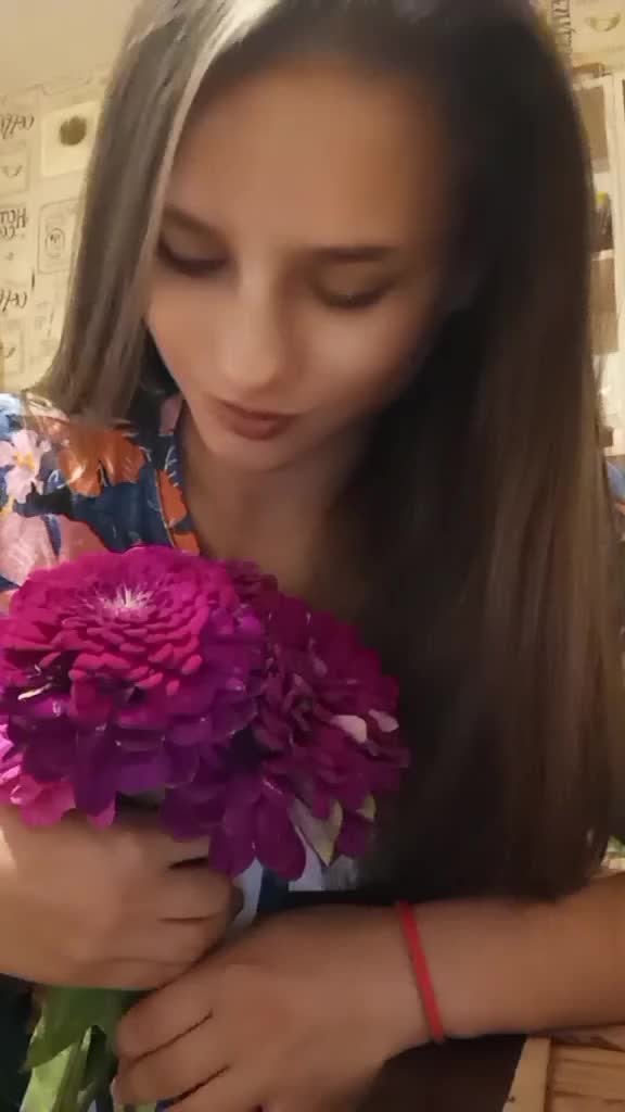 @Нюша