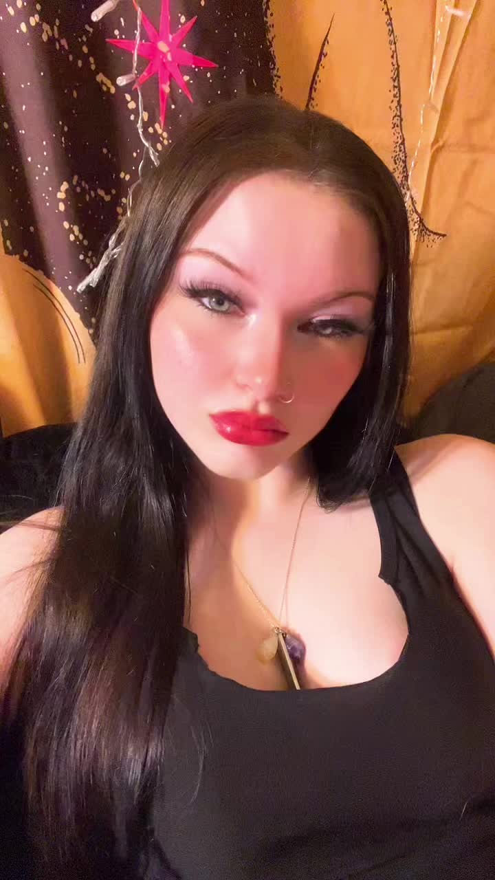 @Maddie🌙🥀⛈️
