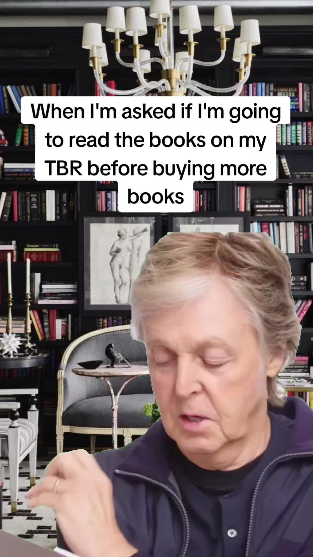 @Elle is reading📚 ✨️🌸