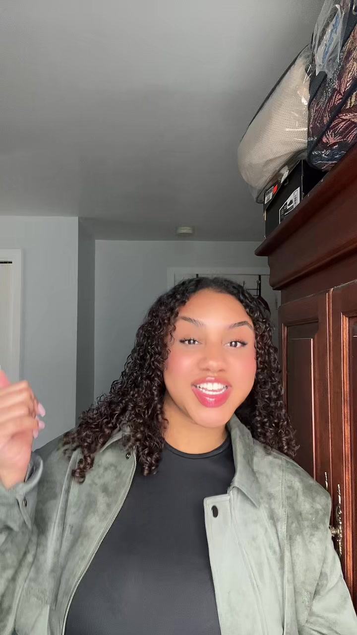 @𝐌𝐢𝐬𝐬 𝐂𝐫𝐚𝐳𝐲💫
