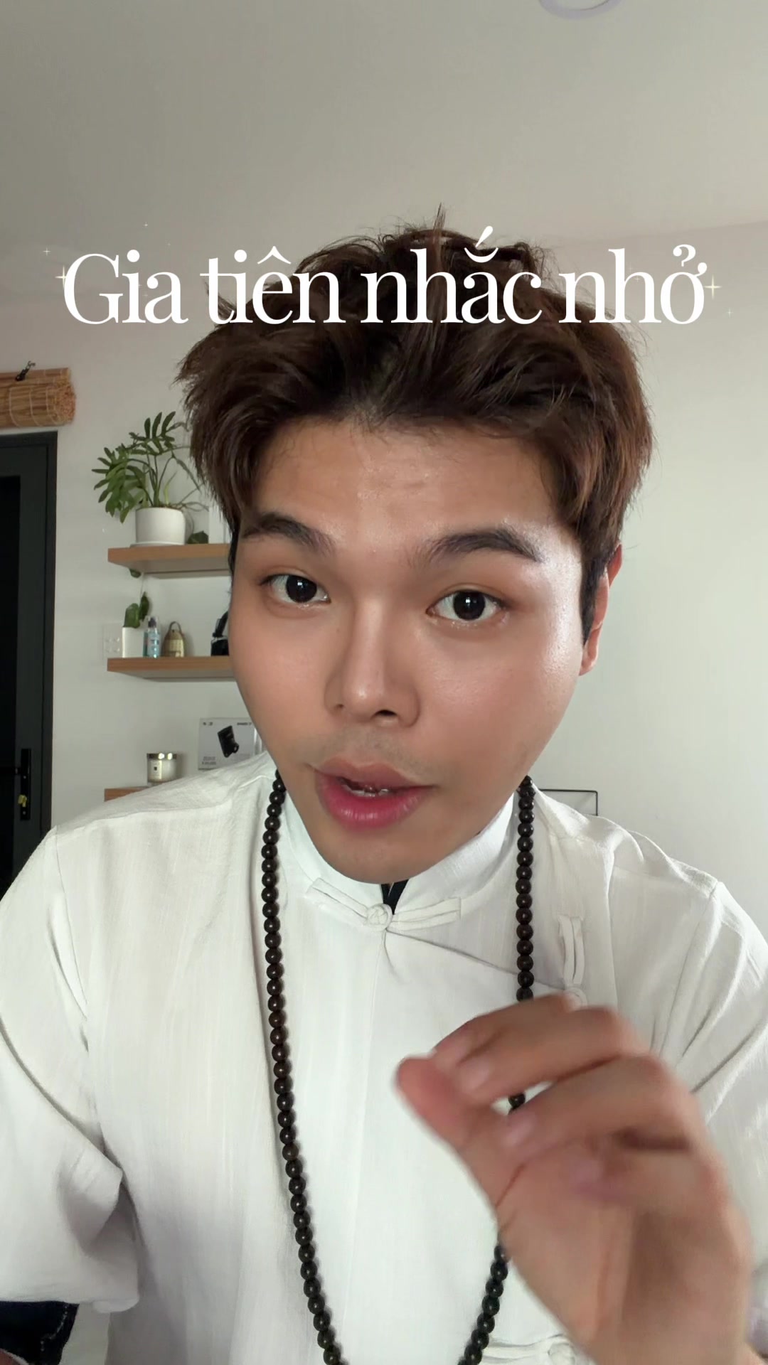 @Một chiếc &ocirc;m nhỏ ch&iacute;u