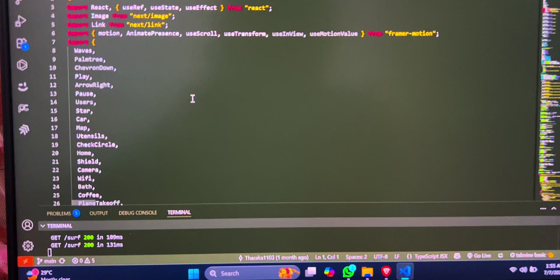 @<Tharaka/>🧑🏻💻🇱🇰