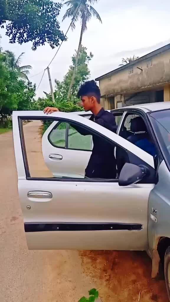 @Nêw🔥TrêñdY_GüY🔥