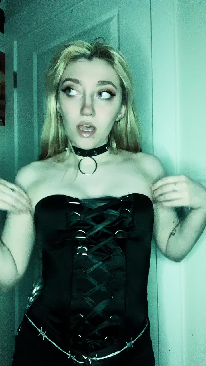 @dezzibear