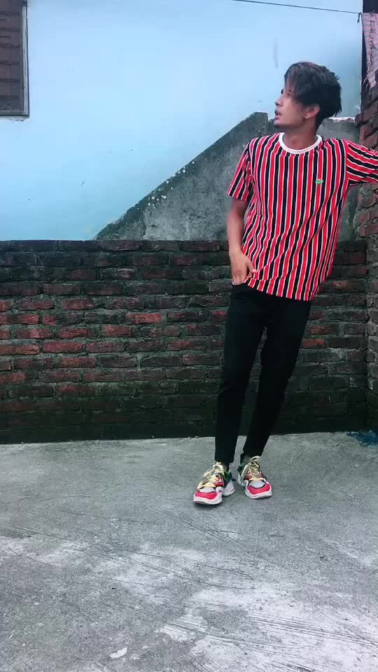 @Aayuxh_