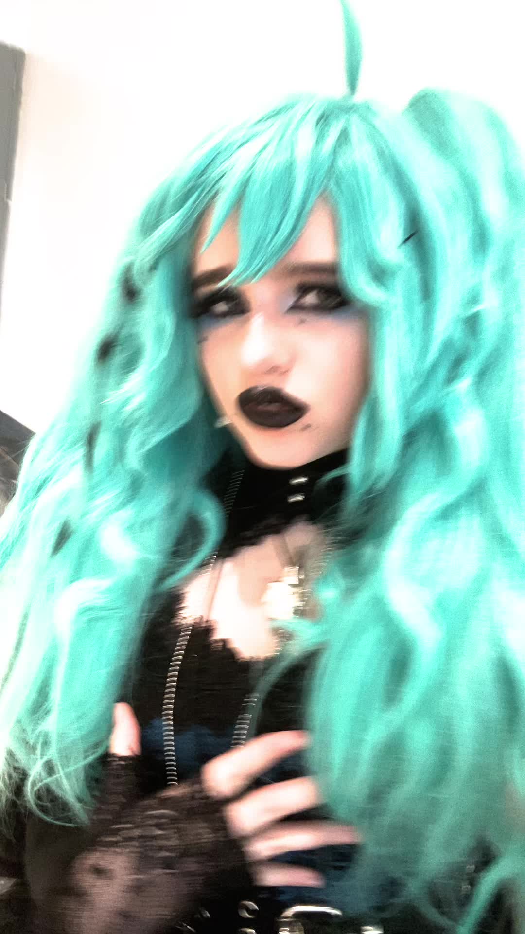 @Cass🖤🗝️