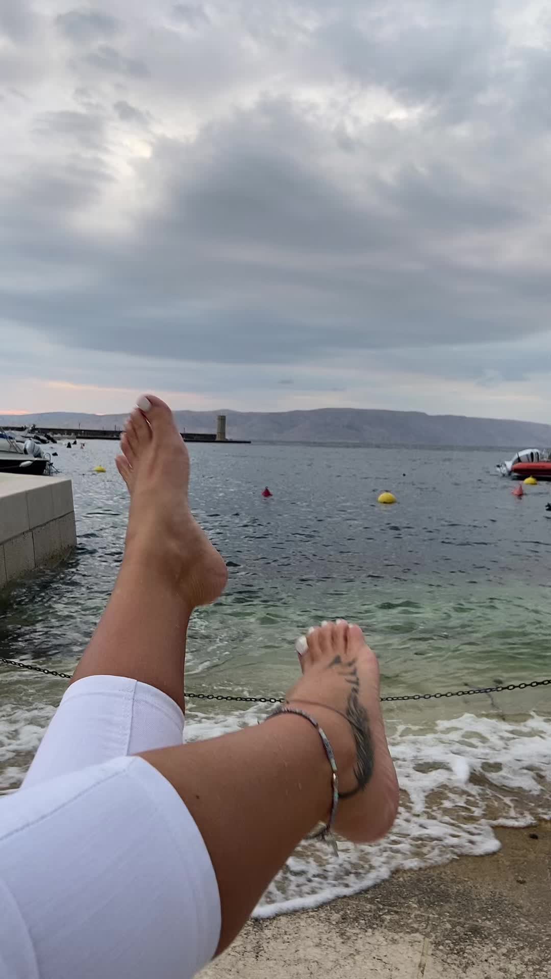 @Ana feet