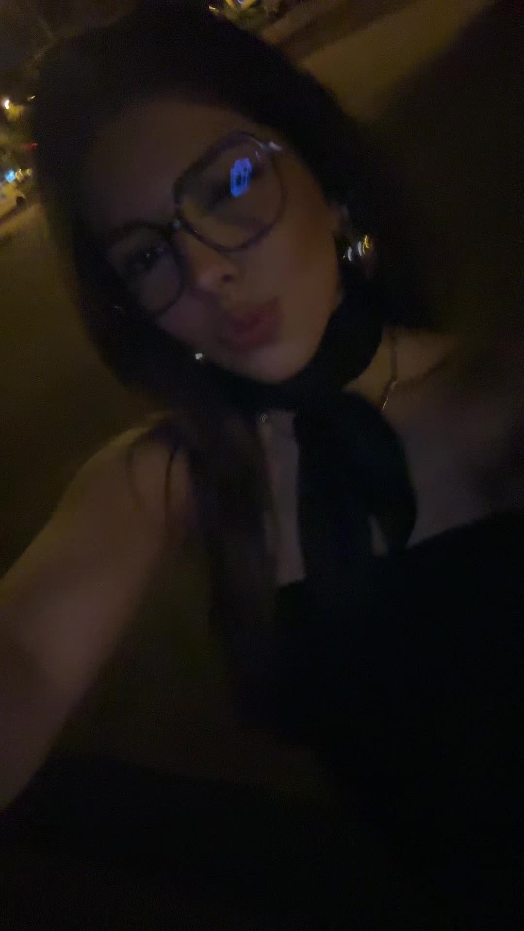 @inès