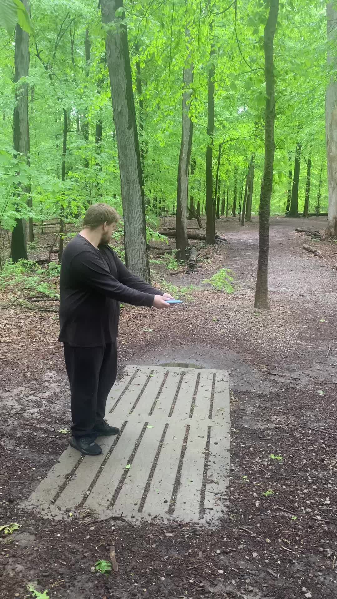 @The lefty disc golfer