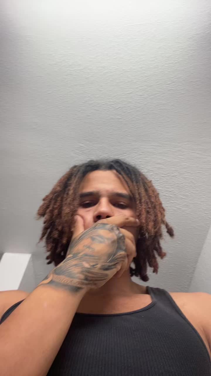 @Shaarqz ✝️