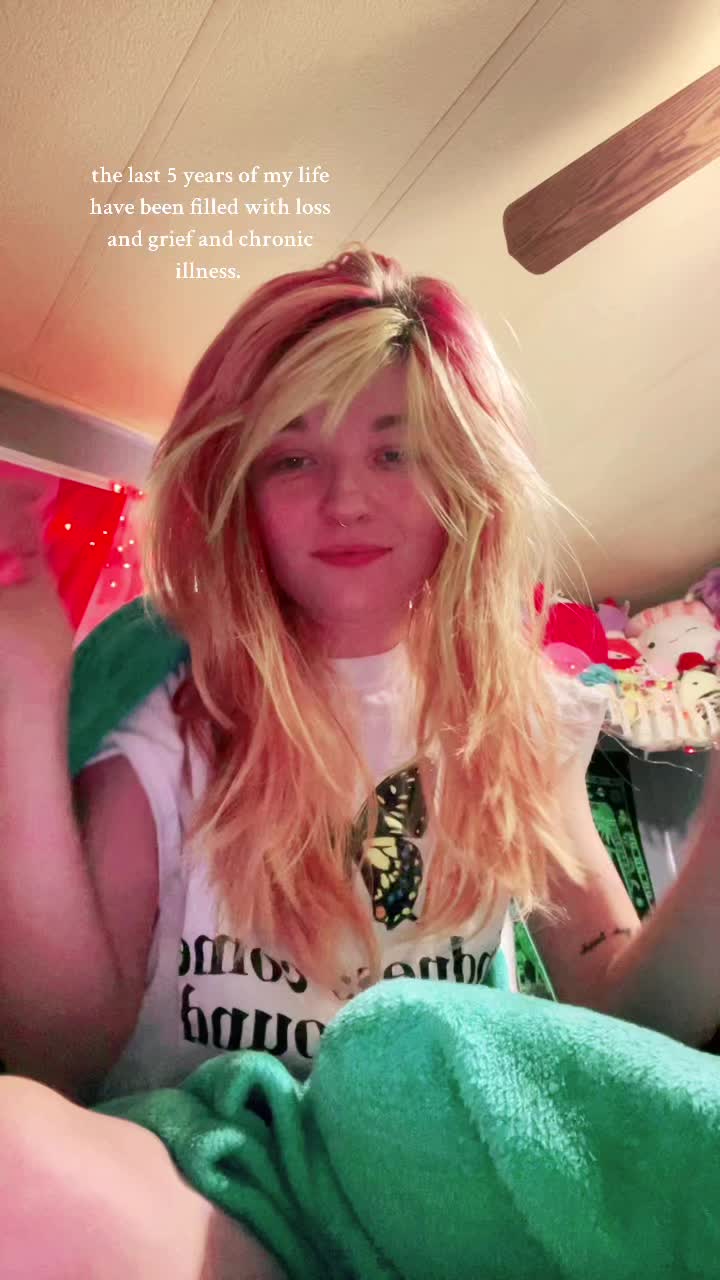 @alyx louise