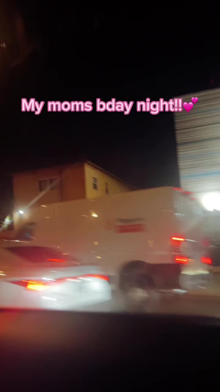 @Ellie!💕🧁✈️