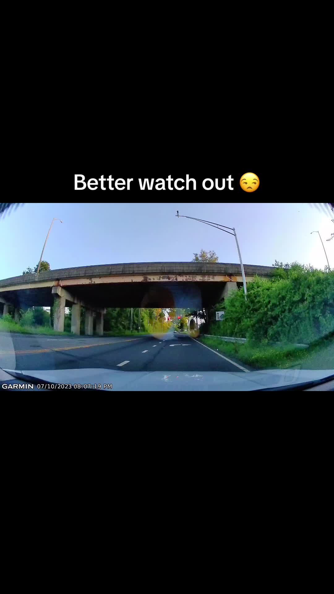 @SydneyR_