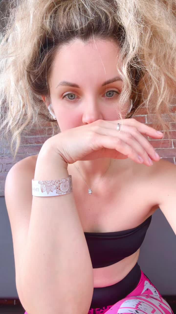 @Oksana Sidorska