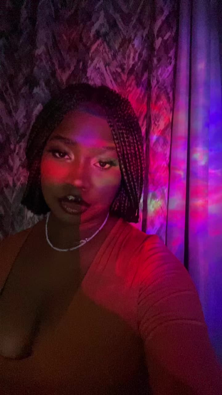 @ThatgirlÄozzy🥀