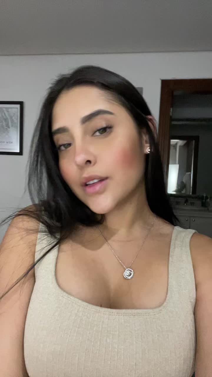@Valeriagarciamodel_