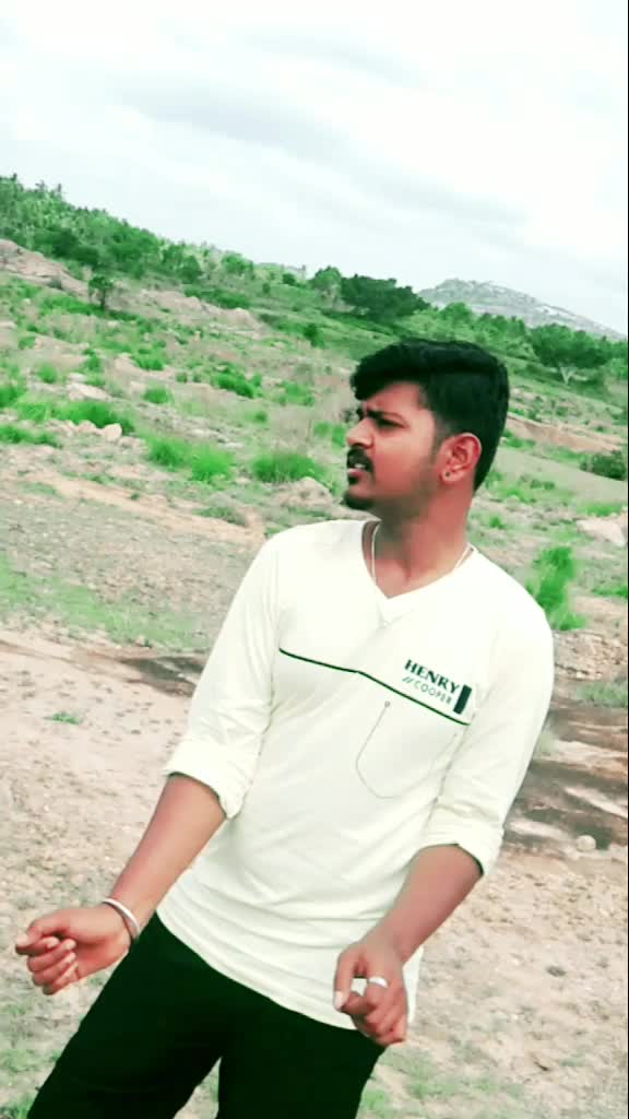 @s😍i😘l😀e🤓n☺t