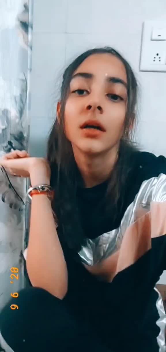 @LAYSHA BAKSHI🌹