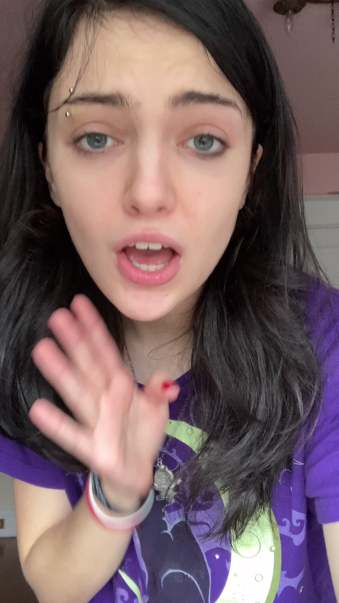 @🫣