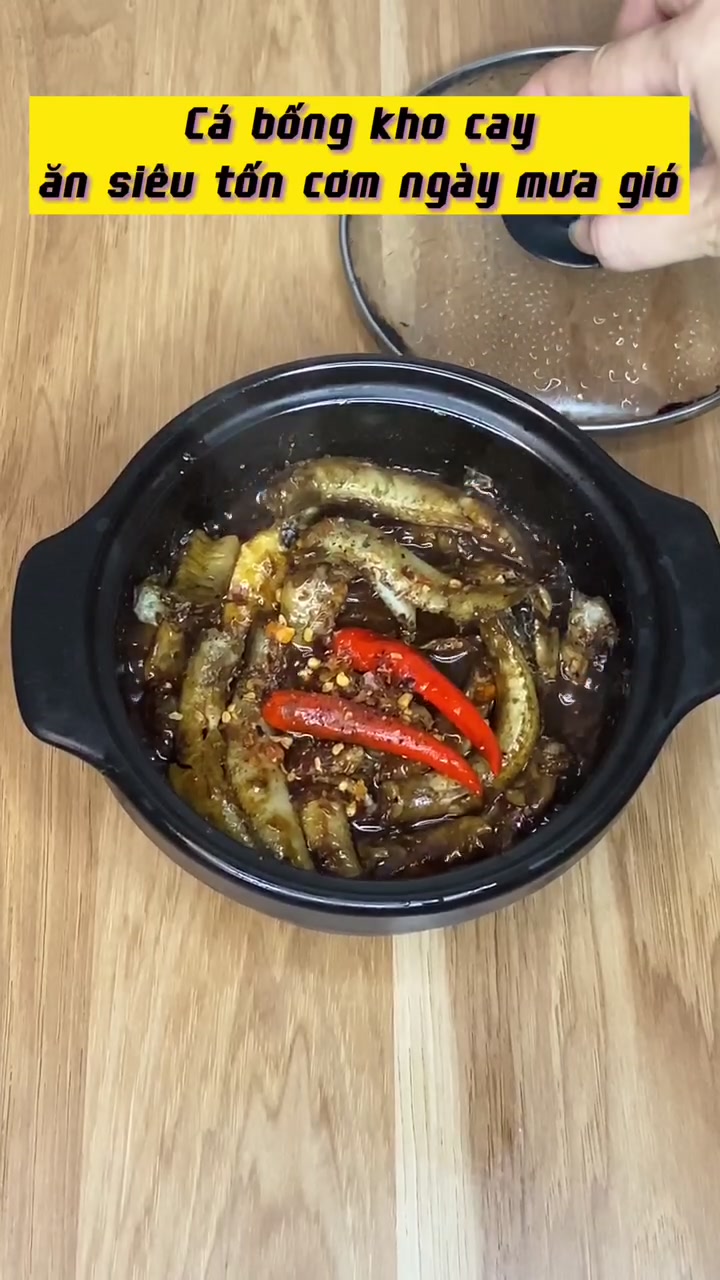 @T&uacute; N&egrave;ee 🍲🥢