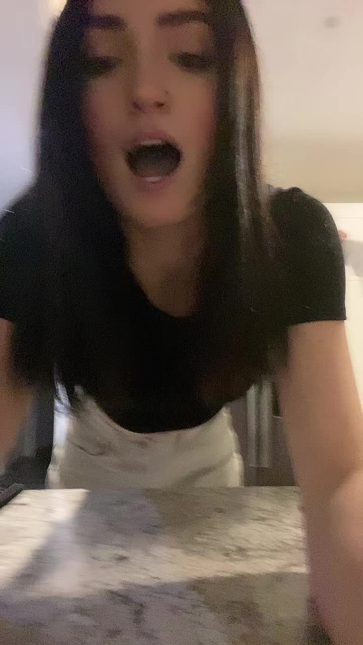 @Ava