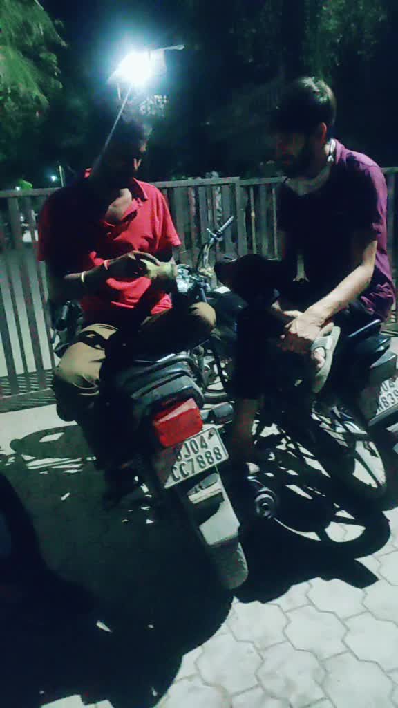@_j@y_