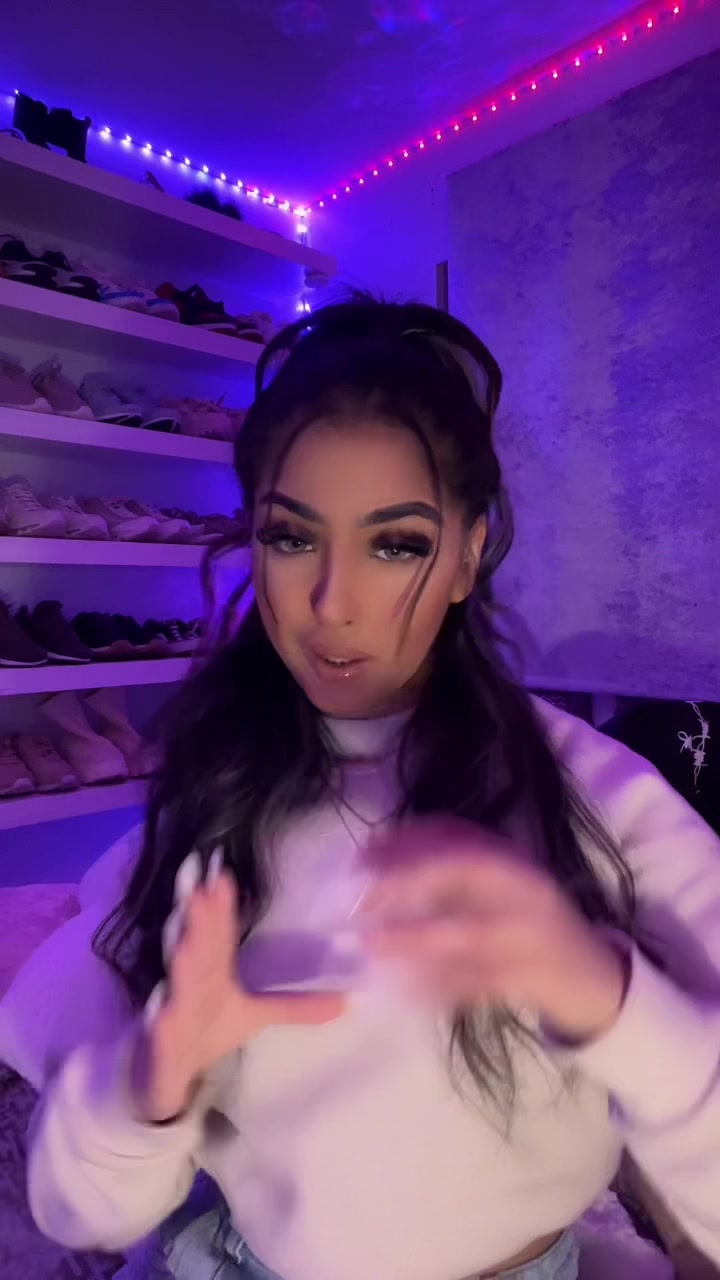 @MAY B VLOGS