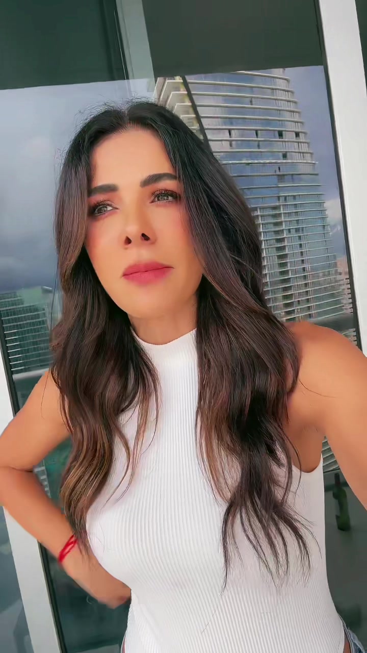 @Vanessaarias