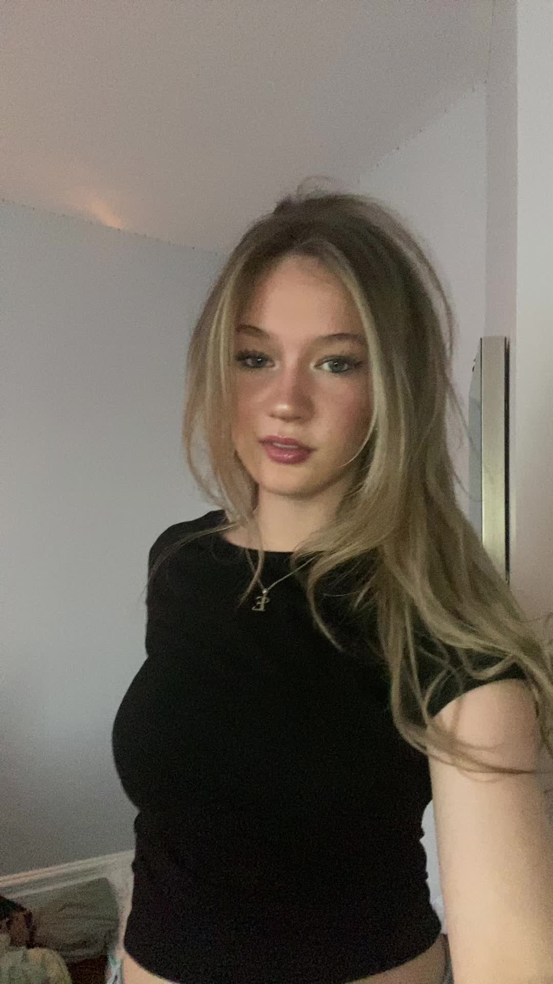 @ERIN KARATSU🎀