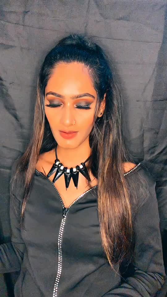 @AnuShka RouTray 🥀
