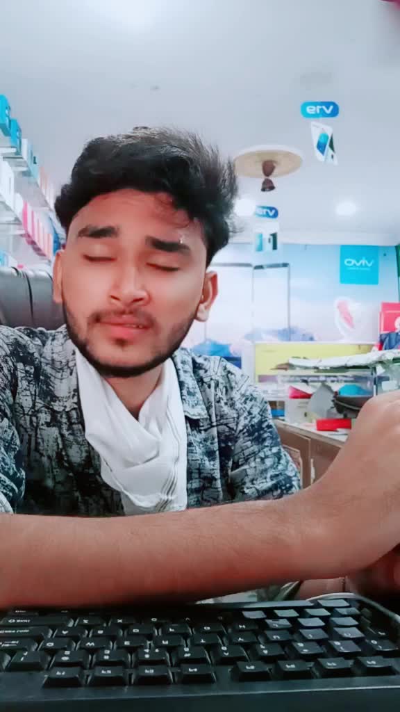 @🔥_ẞüjïth loçàl__👫