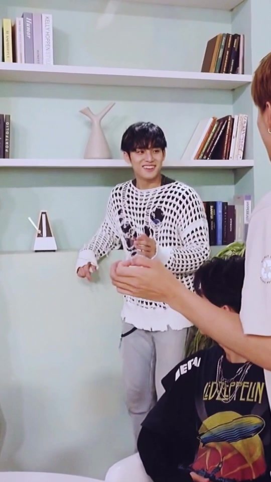 @미넌