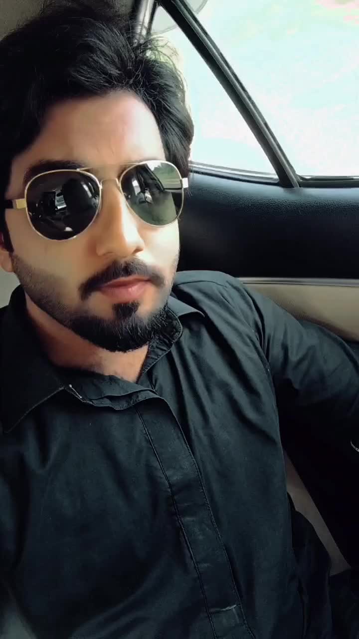 @Zeeshi_Awan09