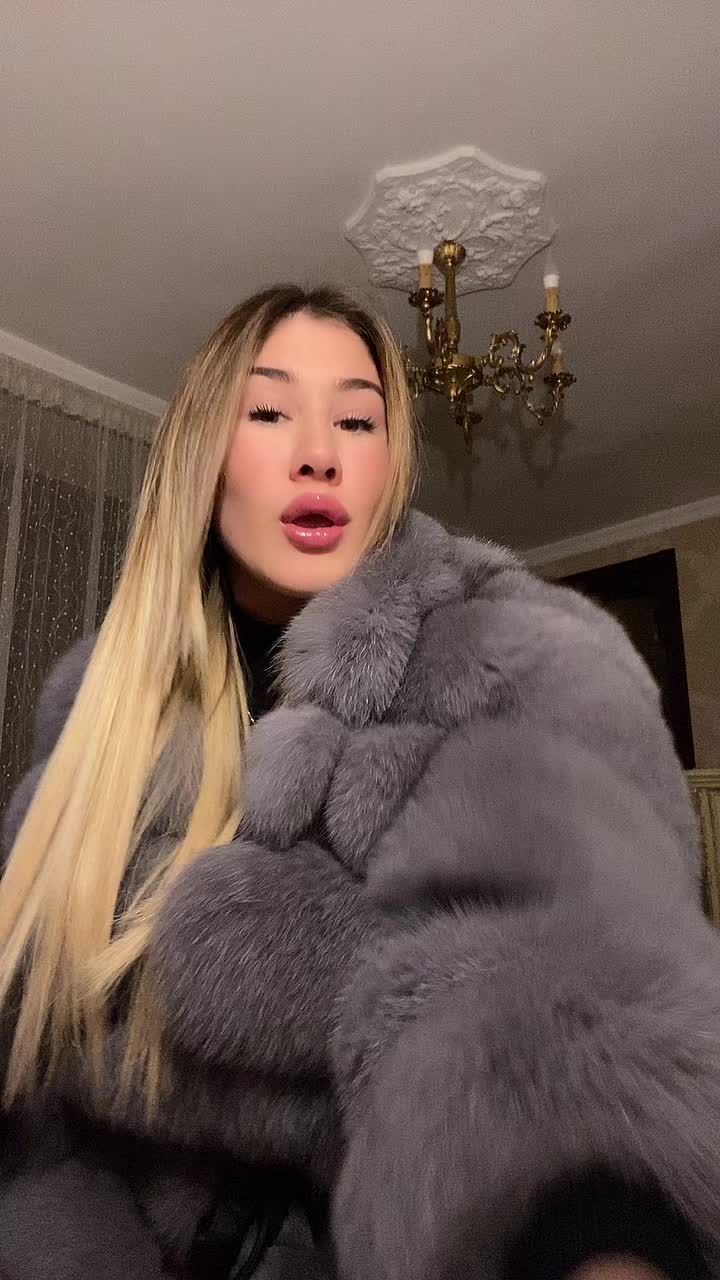 @connyscarallo_