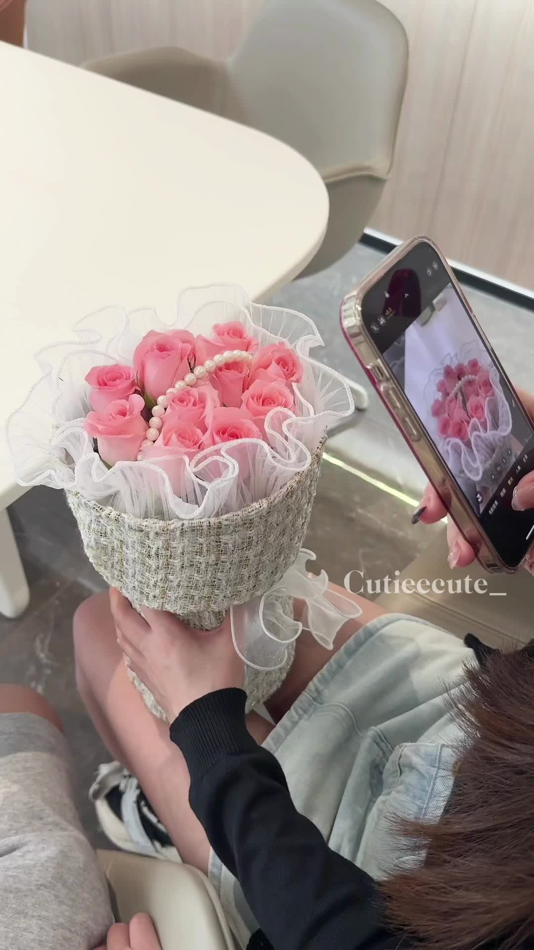 @Cutieecute_