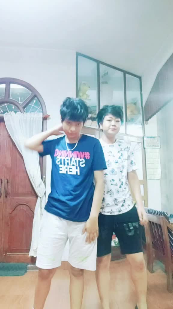 @De_charm1105