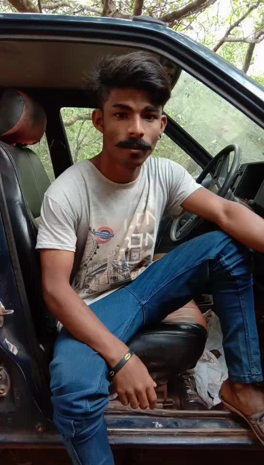 @HARI_KRISHNAN. 11