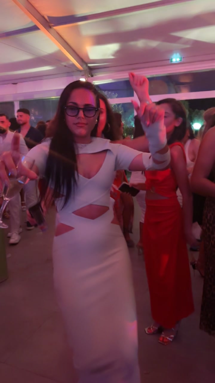 @Sarahmeni