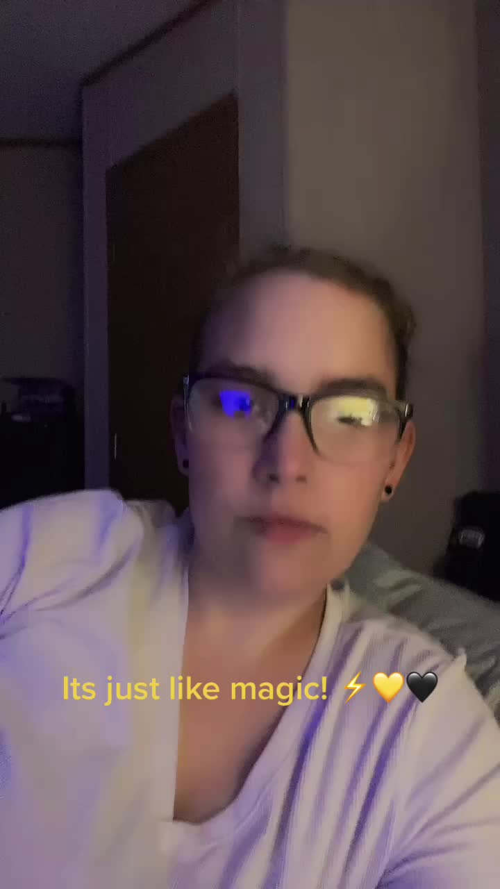 @FeliciaAnnette⚡️🖤💛