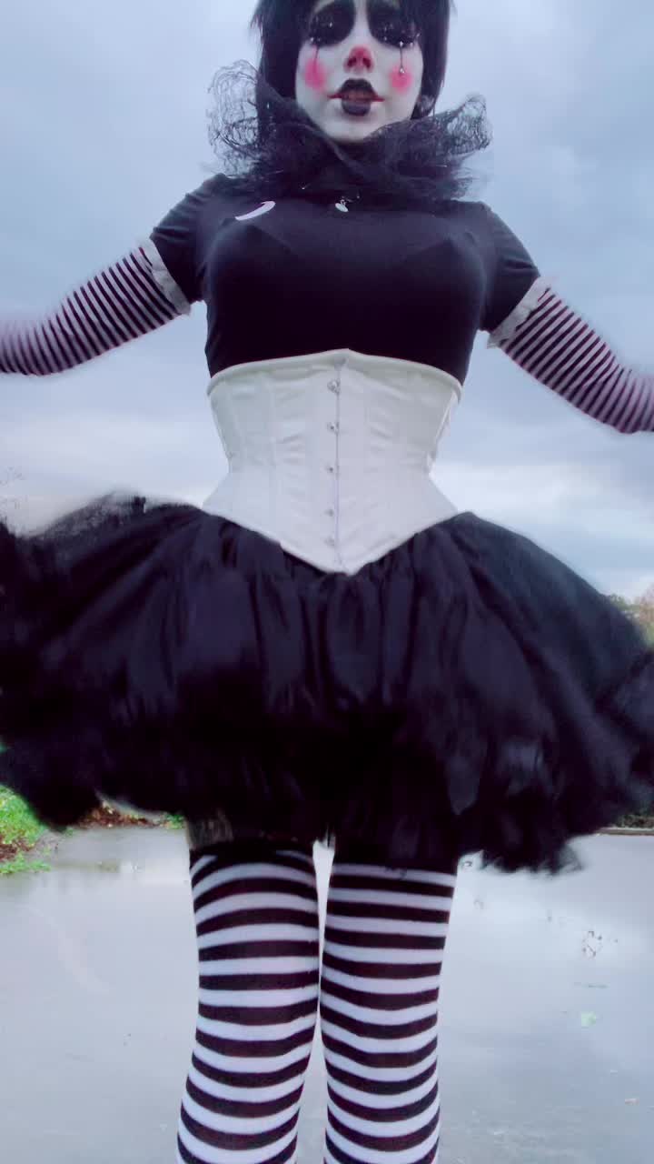 @SkyeOpheliaWarwick