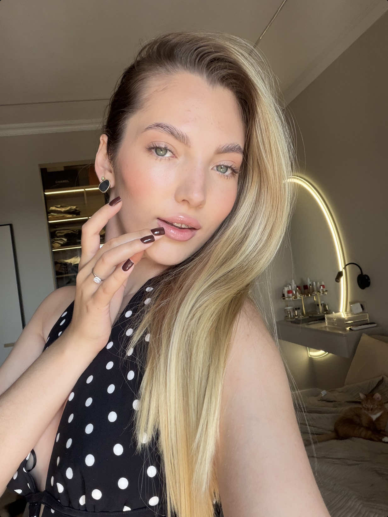 @Vikisaay