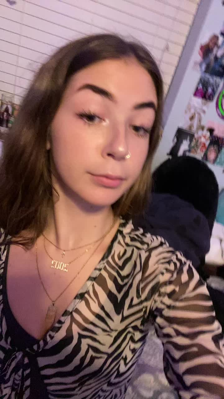 @:3