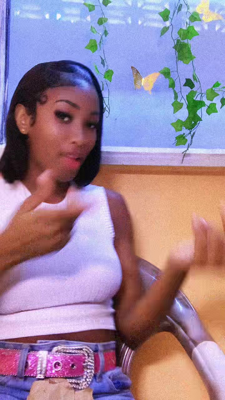 @Mia 🇬🇩