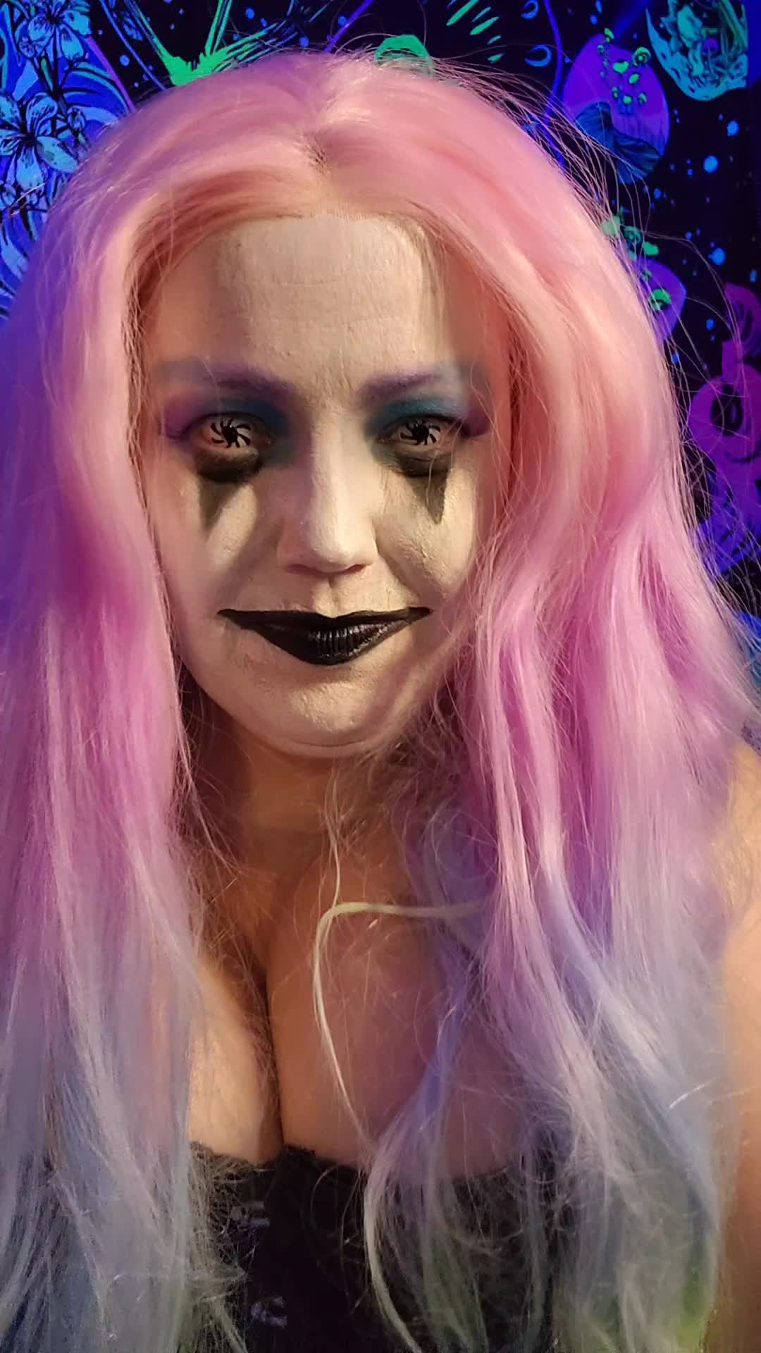 @⛥Crafty Vampire⛥