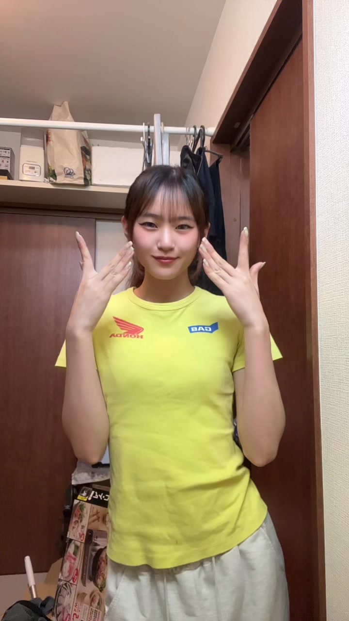 @バズらない女