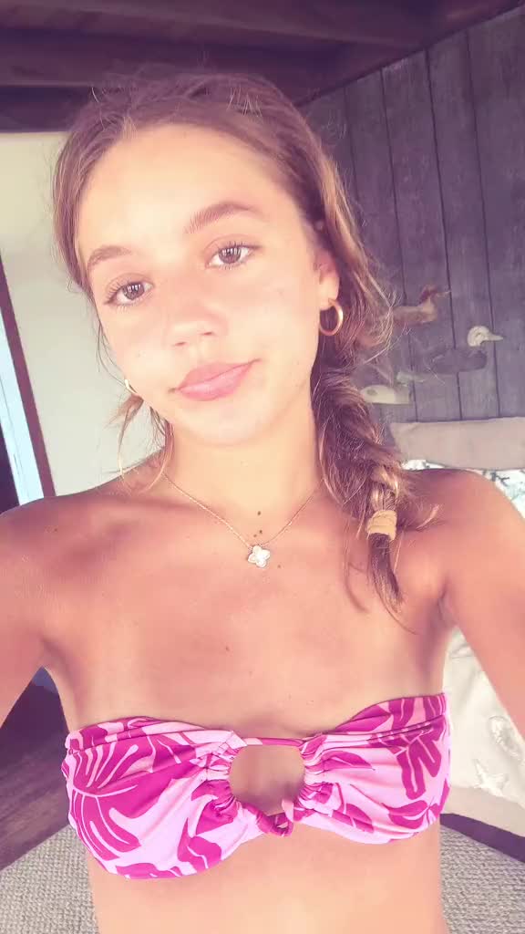@Anaa👙💗🌸🐚😚