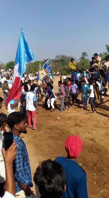 @J&agrave;&igrave; Bh&egrave;&egrave;m Suresh