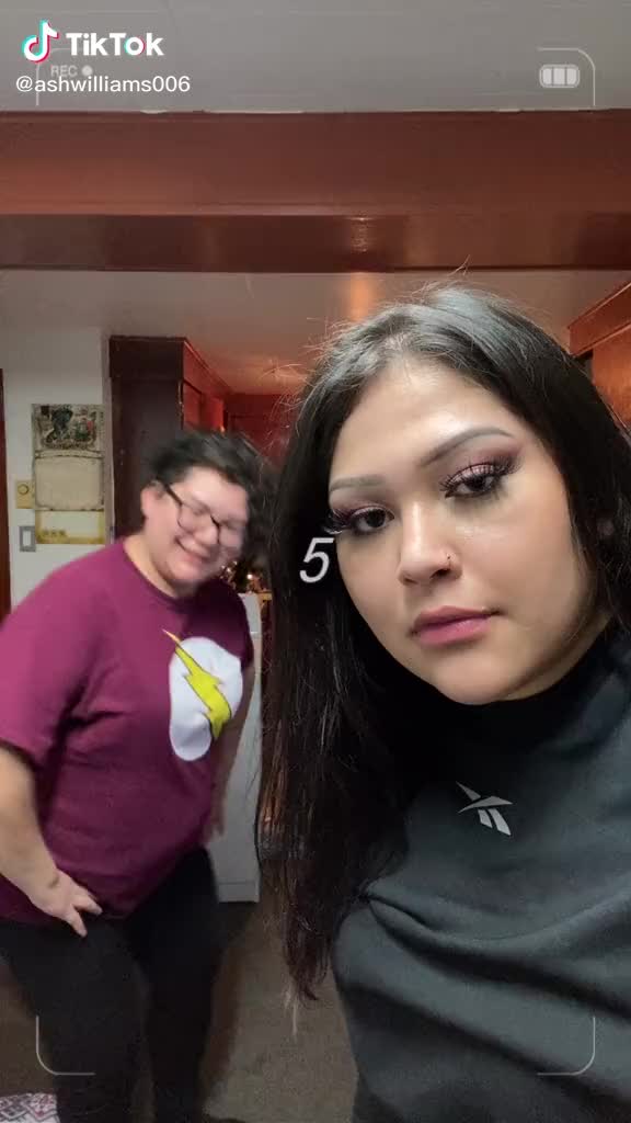 @AshWilliams58